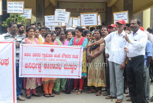 staff protest ...